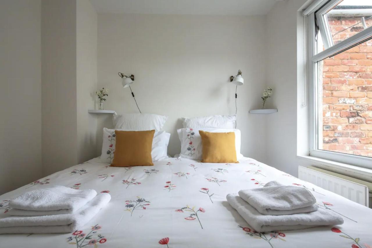 Charming Victorian Cottage Steps From Historic Chester - Free Parking Buitenkant foto